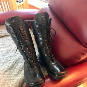 Leather women’s boots. Size 40 (size 9 US sizing)